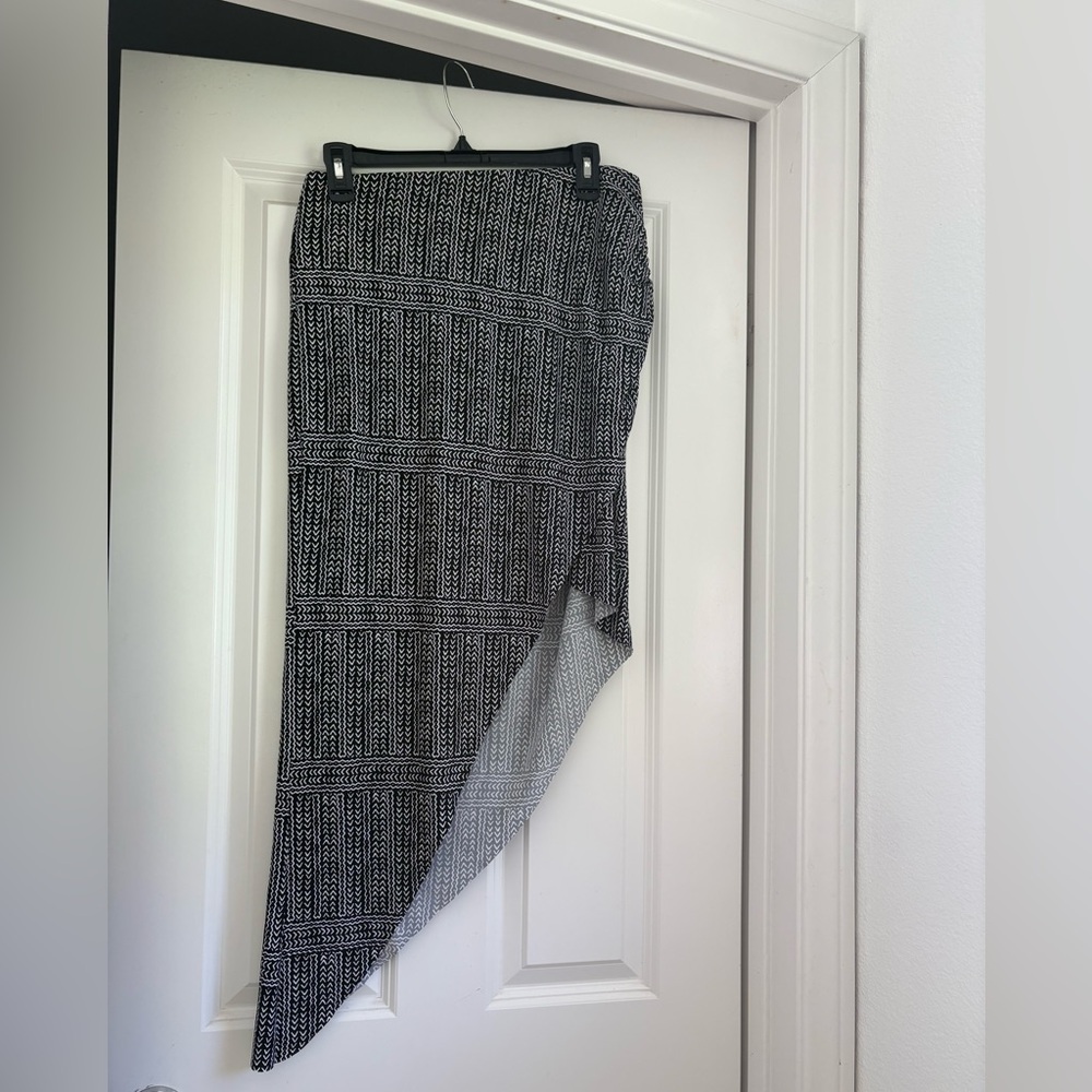 BCBGeneration Black and White Asymmetrical Knit Skirt